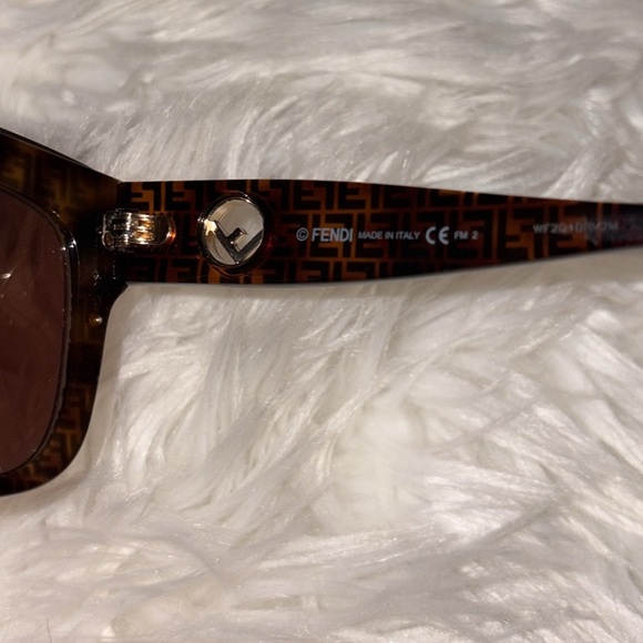 Fendi Roma Acetate F Havana Cat Eye square brown sunglasses main image 4